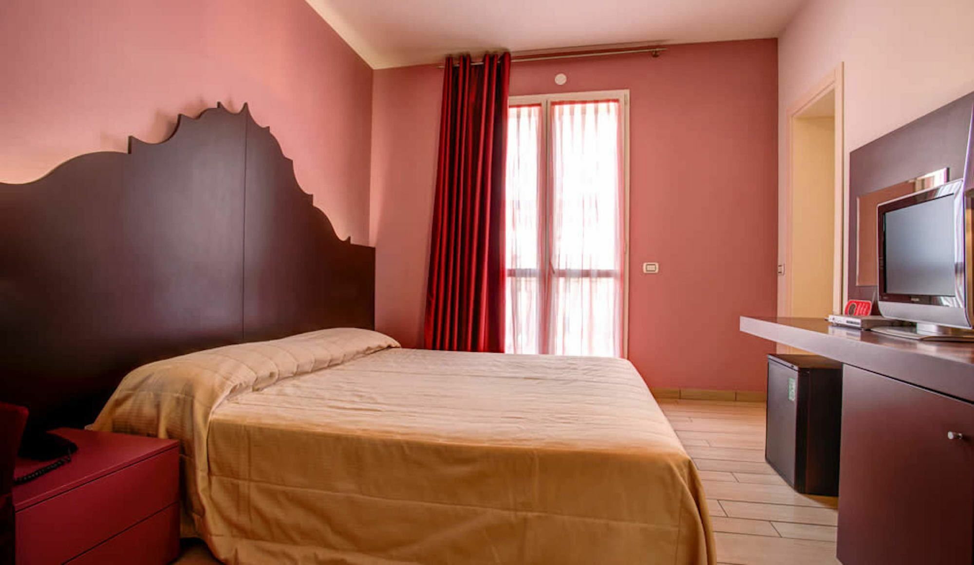Hotel Fiamma & Spa Cesenatico Kültér fotó