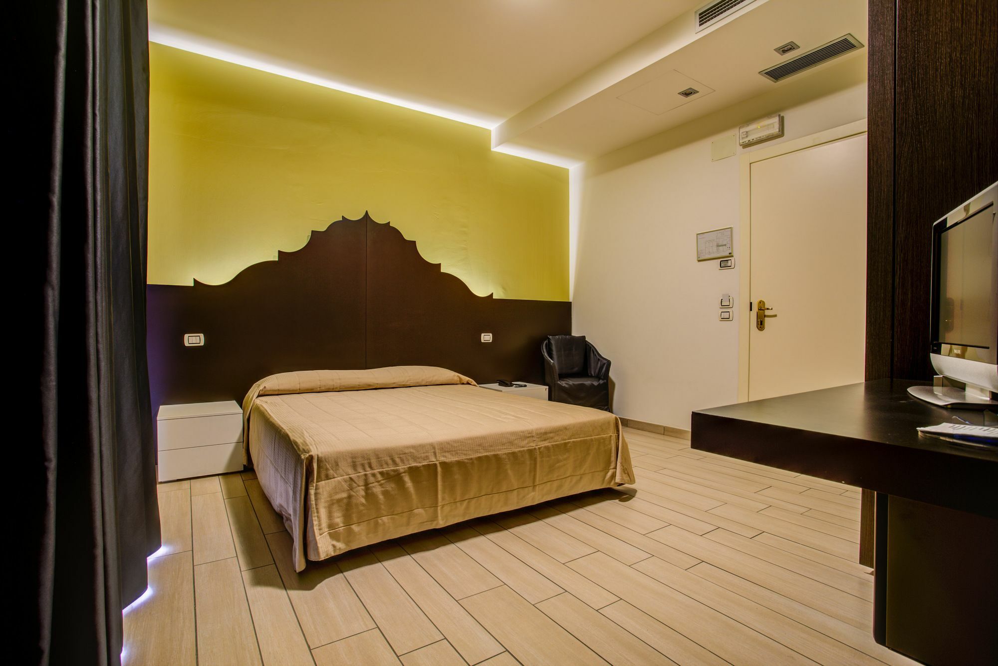 Hotel Fiamma & Spa Cesenatico Kültér fotó