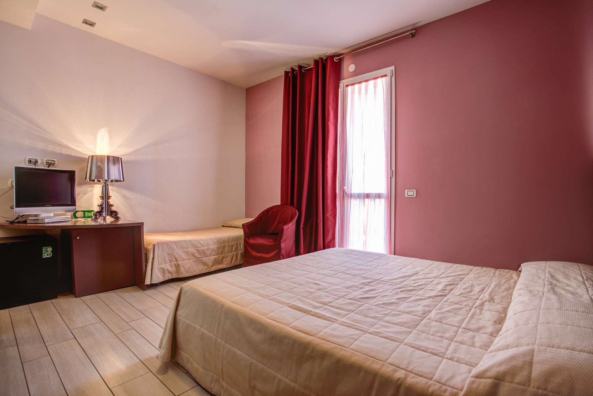 Hotel Fiamma & Spa Cesenatico Kültér fotó