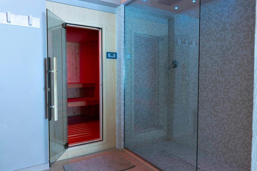 Hotel Fiamma & Spa Cesenatico Kültér fotó
